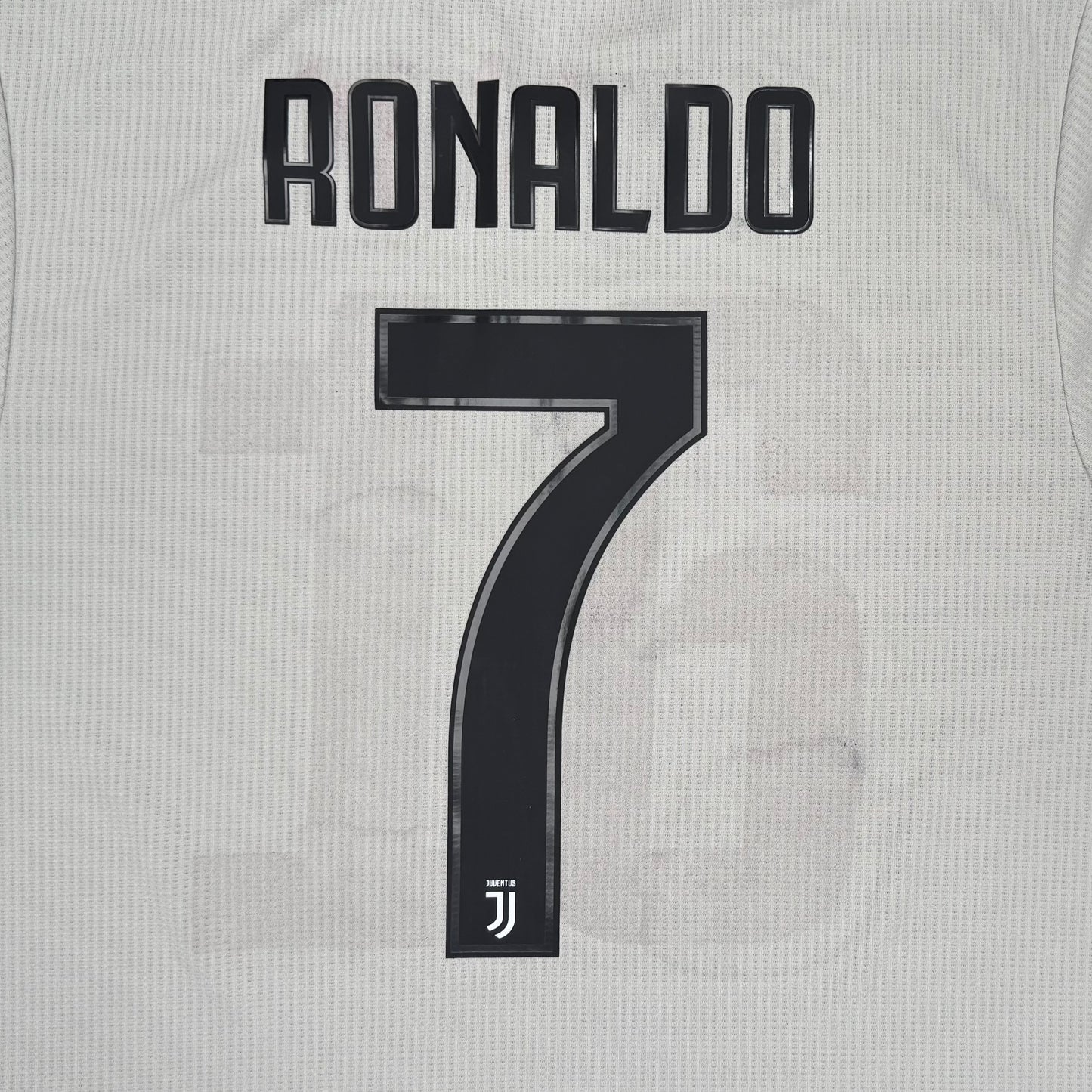 Juventus 2018/19 Away Player Issue Ronaldo #7 - Large