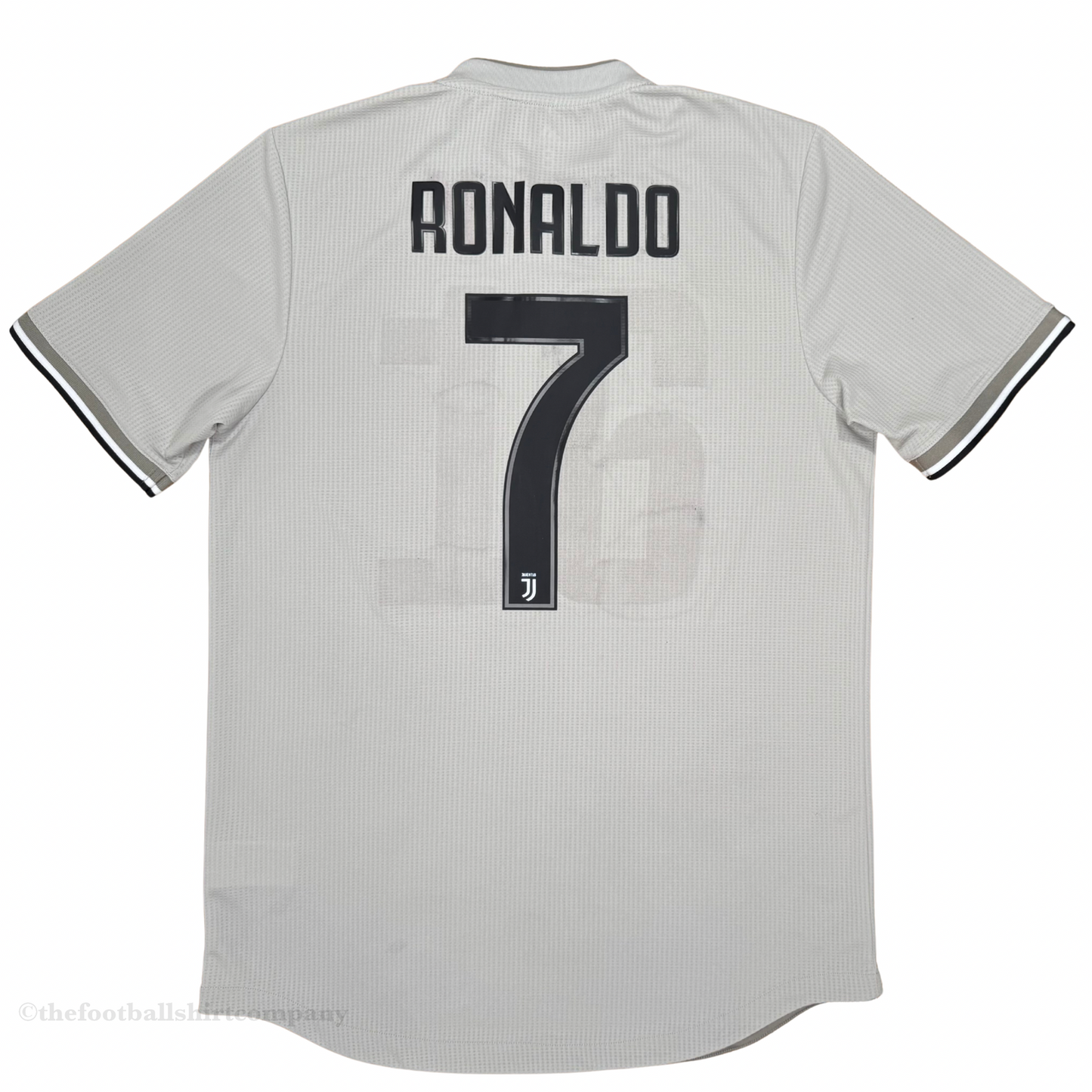 Juventus 2018/19 Away Player Issue Ronaldo #7 - Large