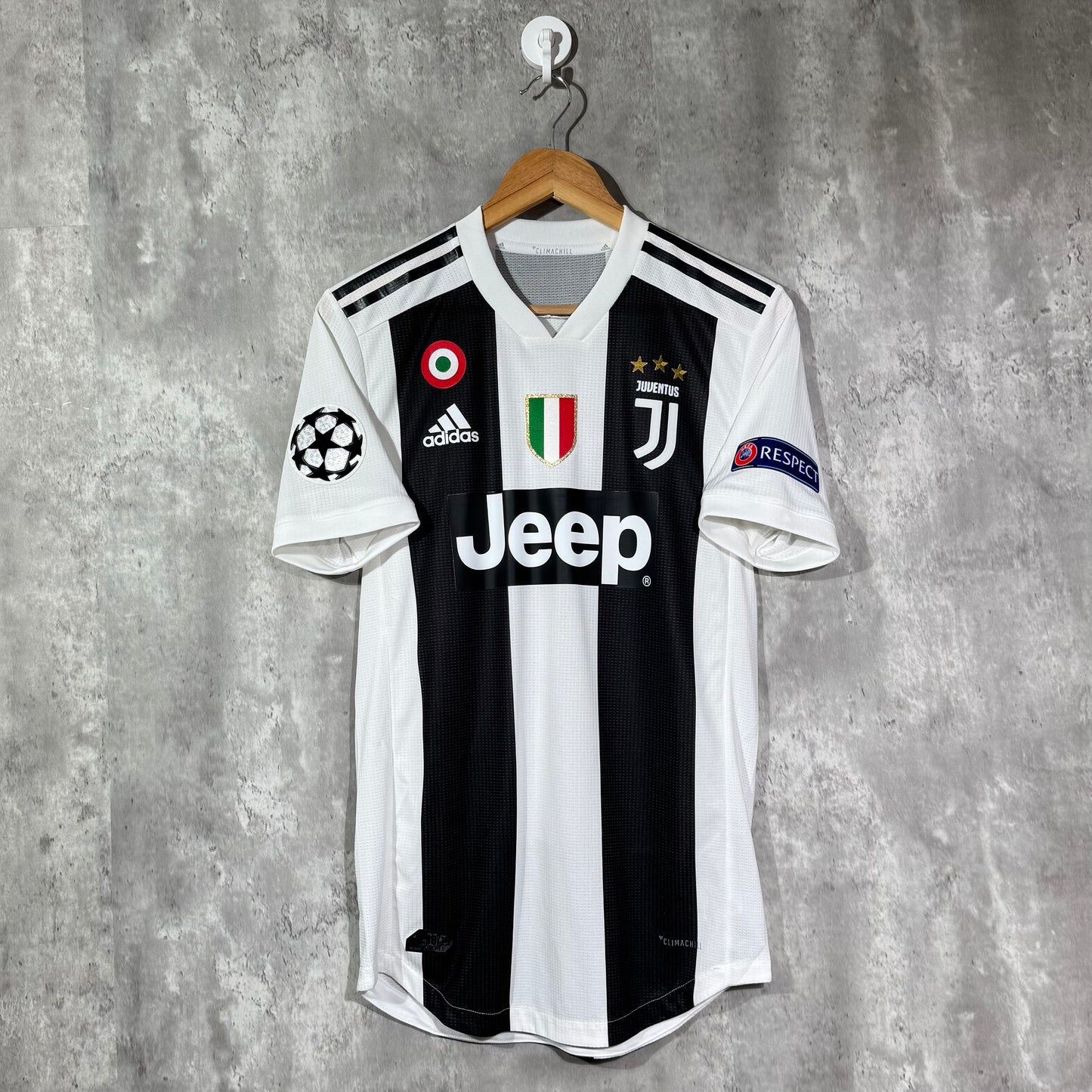 Juventus 2018/19 Home Authentic Ronaldo #7 - Small