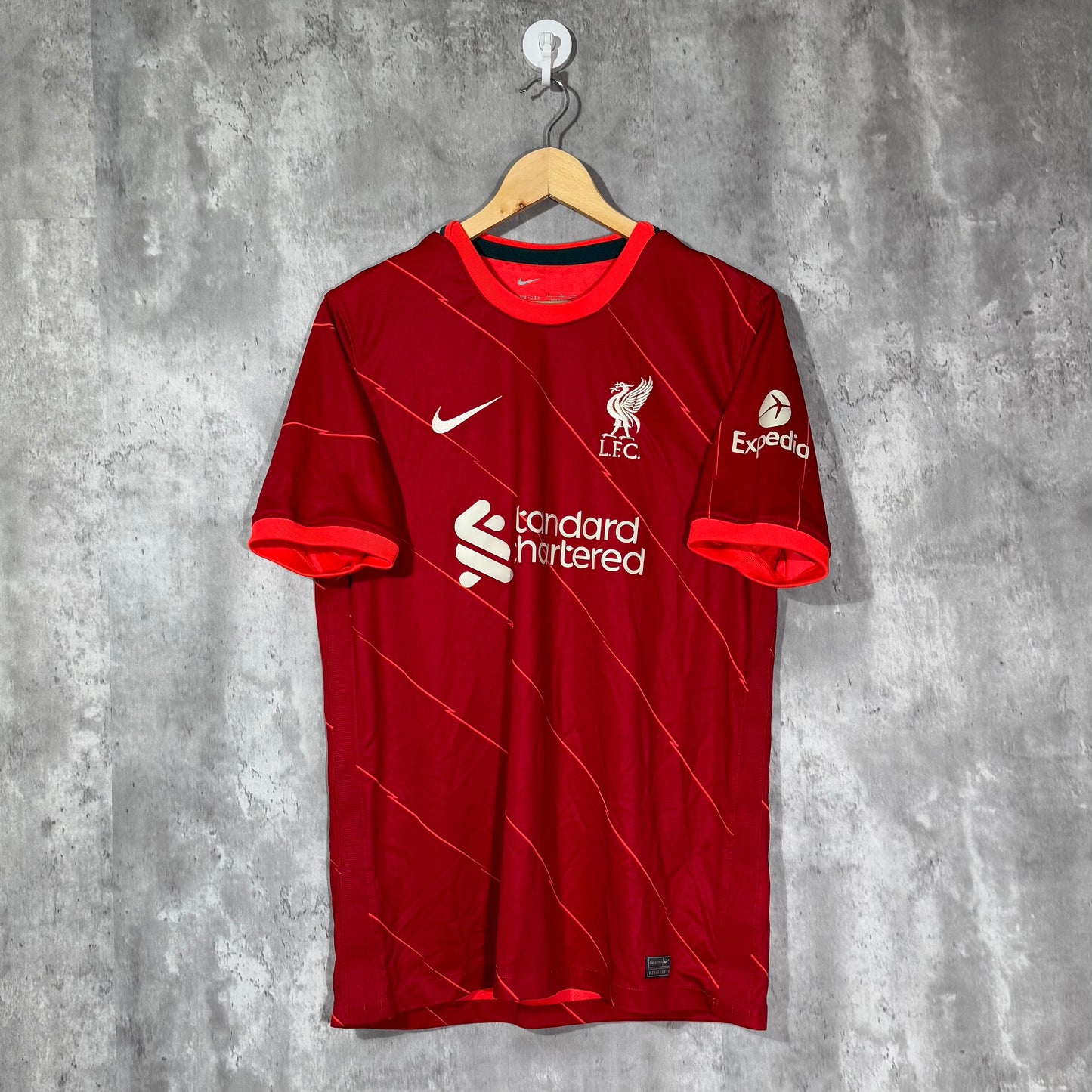 Liverpool 2021/22 Home Shirt Firmino #9 - Large