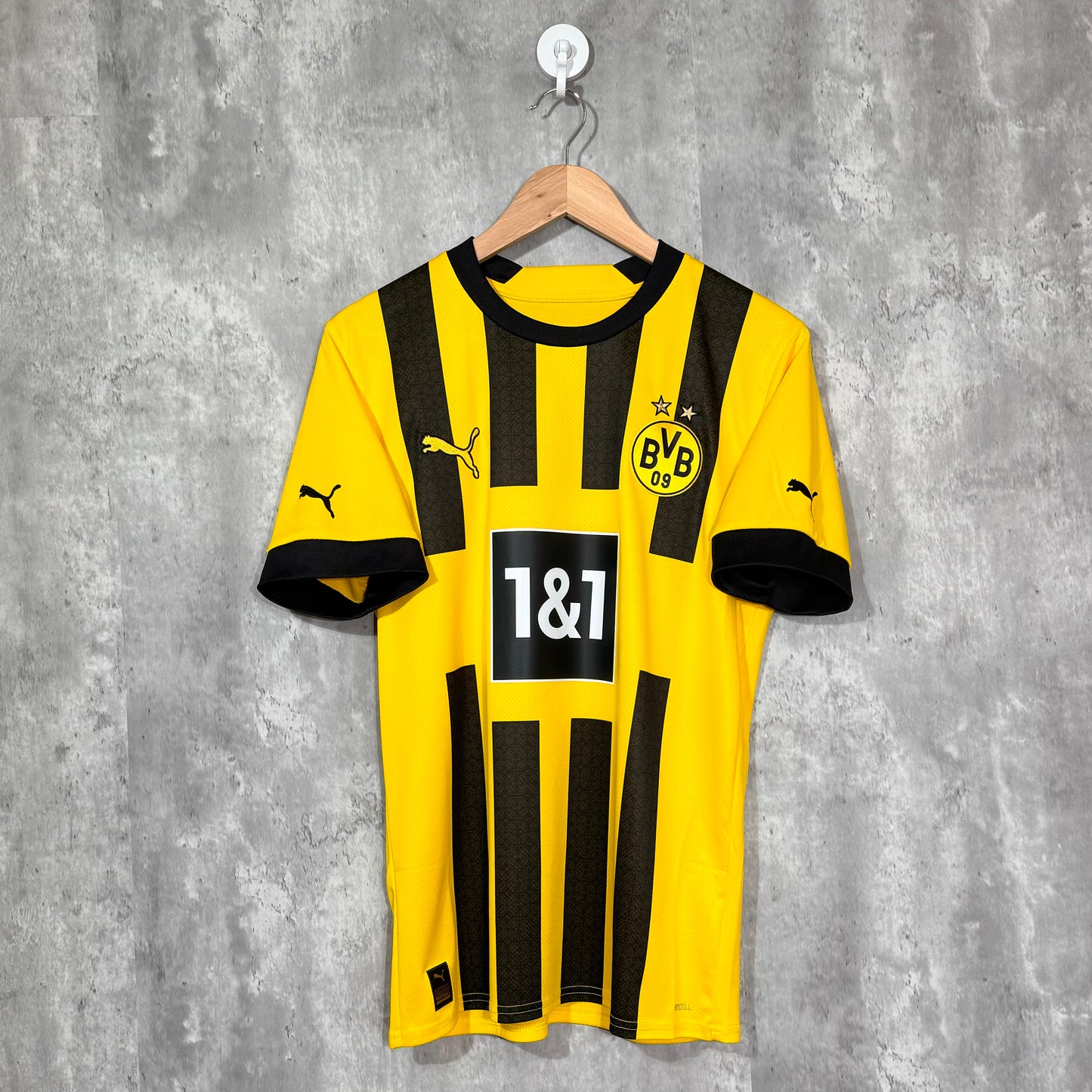 Borussia Dortmund 2022/23 Home Shirt Bellingham #22 - Medium