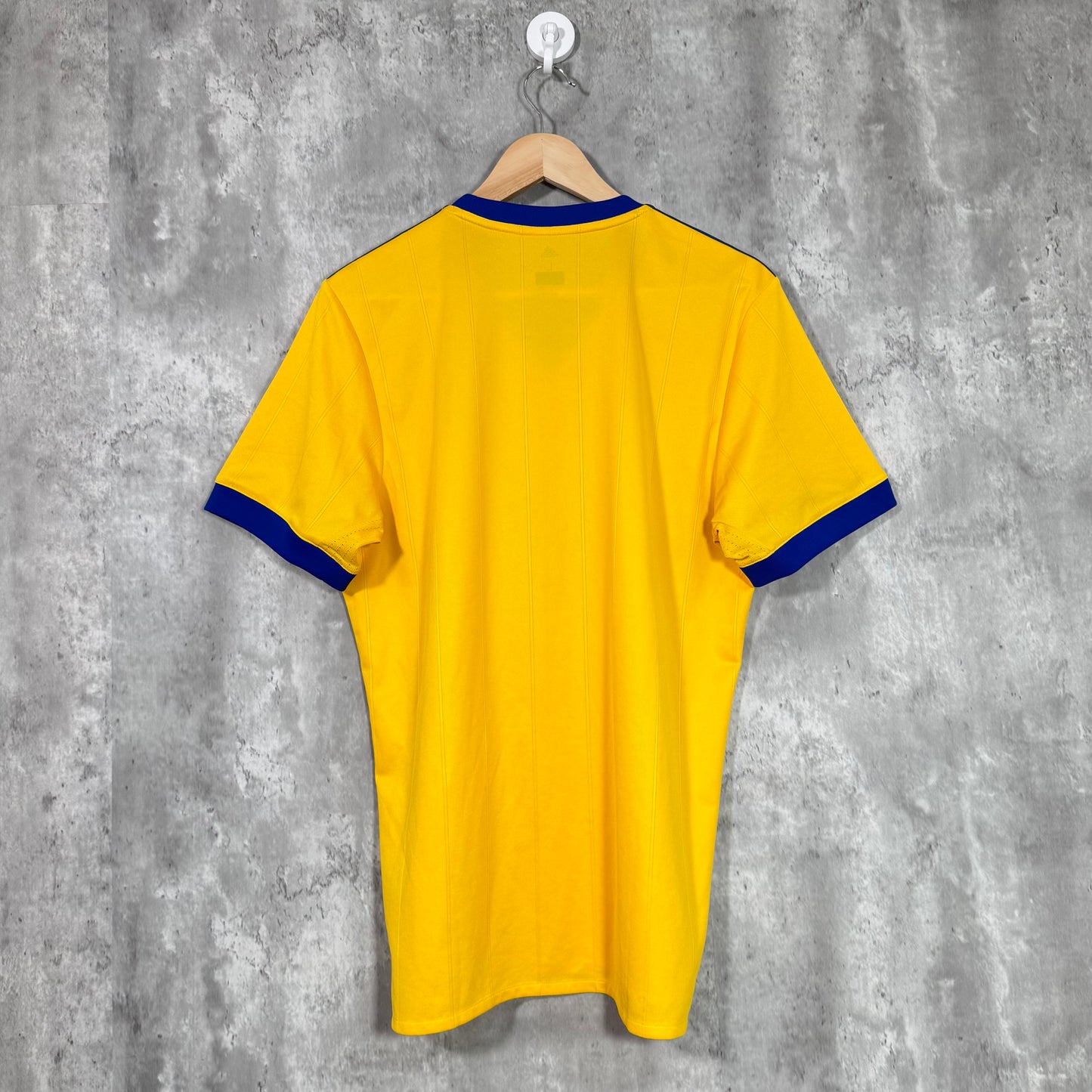 Juventus 2017/18 Away Original Shirt - Large