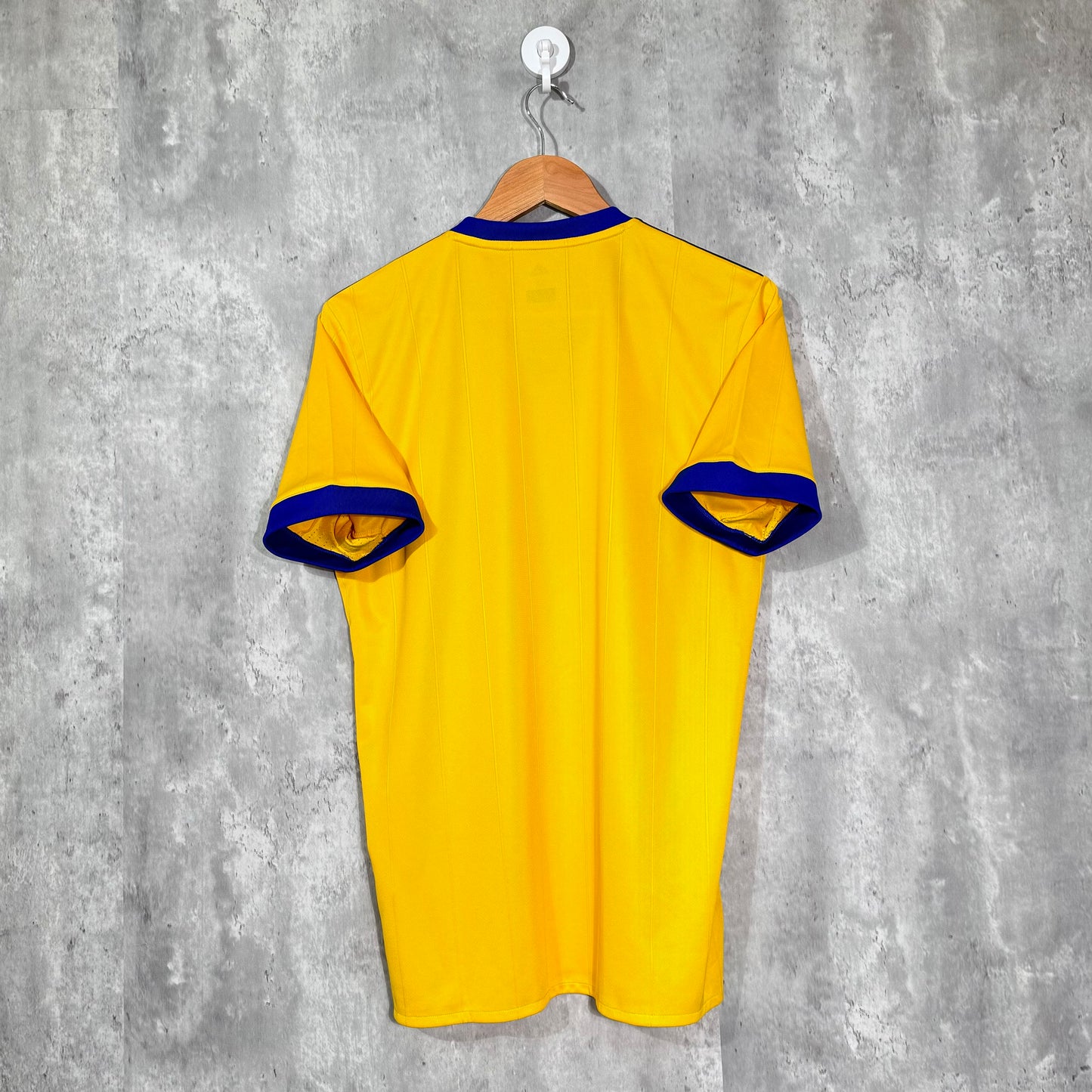 Juventus 2017/18 Away Original Shirt - Medium