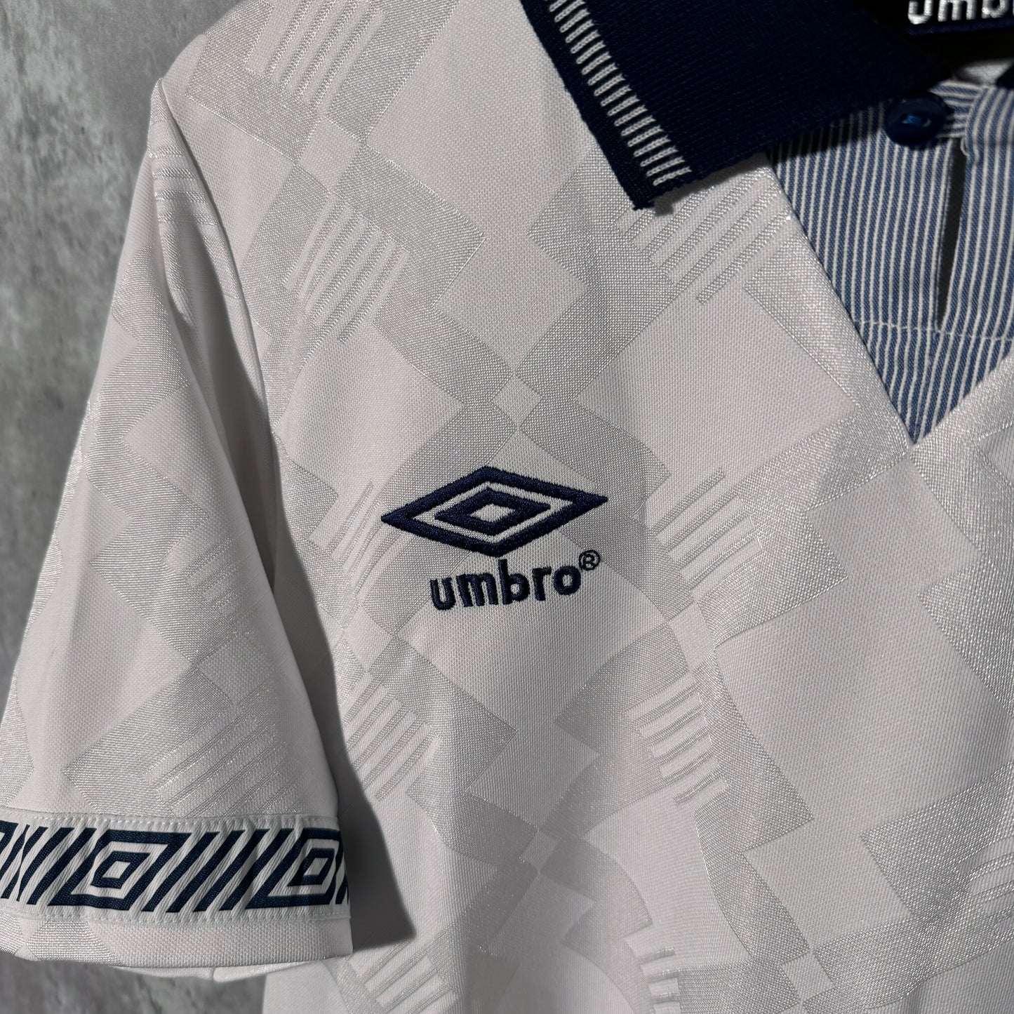 England 1990-1992 Home shirt- small