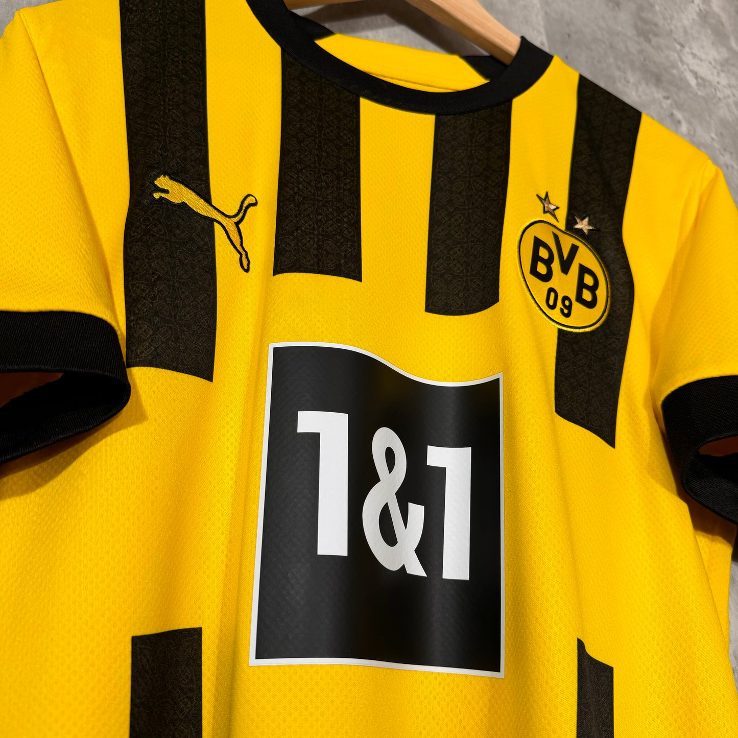 Borussia Dortmund 2022/23 Home Shirt Bellingham #22 - Medium