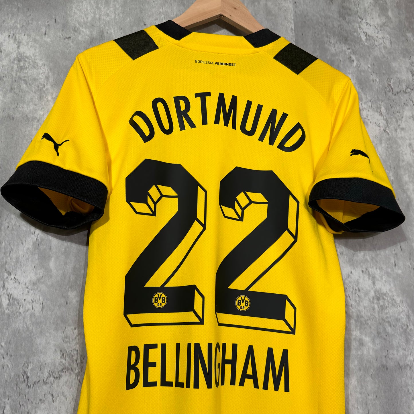 Borussia Dortmund 2022/23 Home Shirt Bellingham #22 - Medium