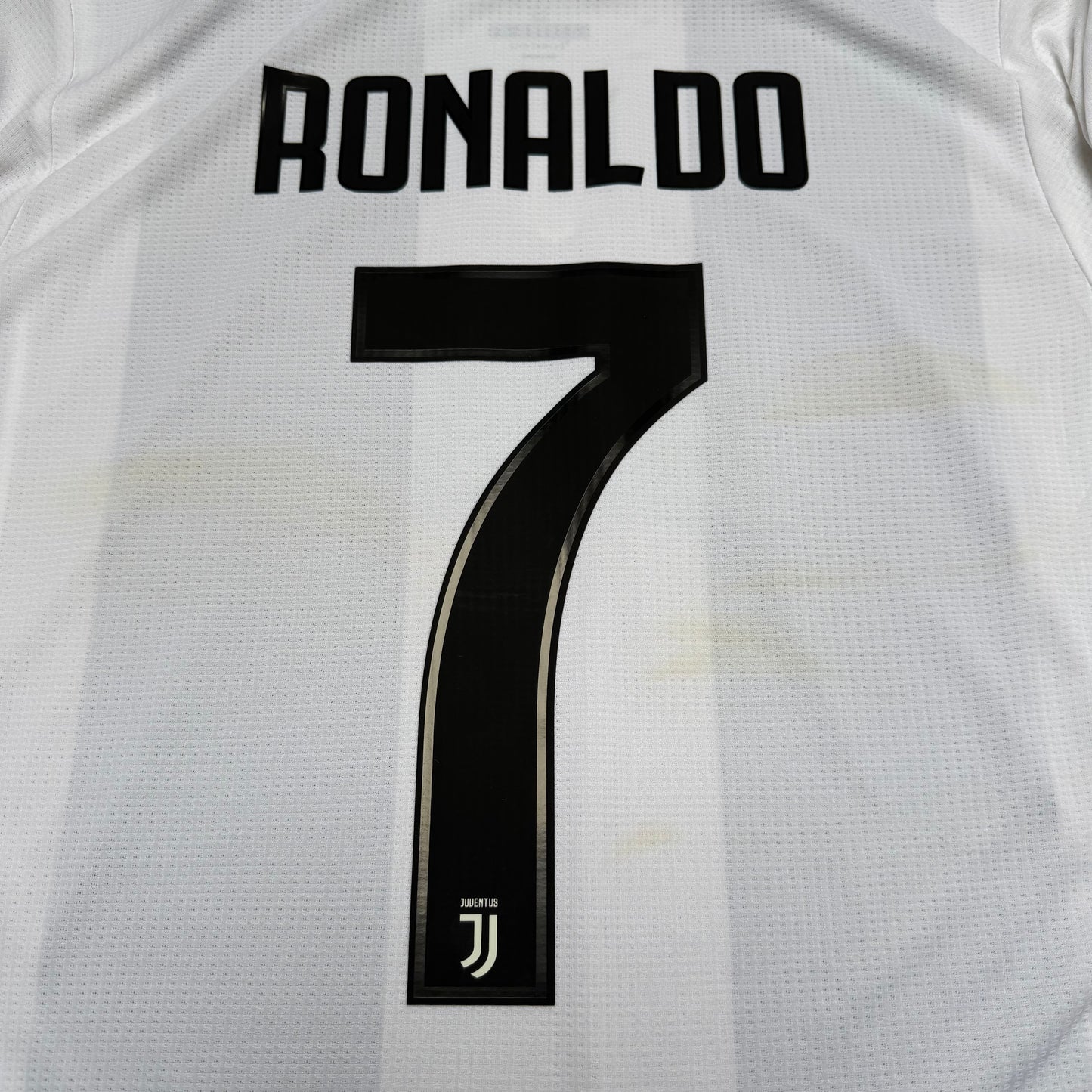 Juventus 2018/19 Home Authentic Ronaldo #7 - Small