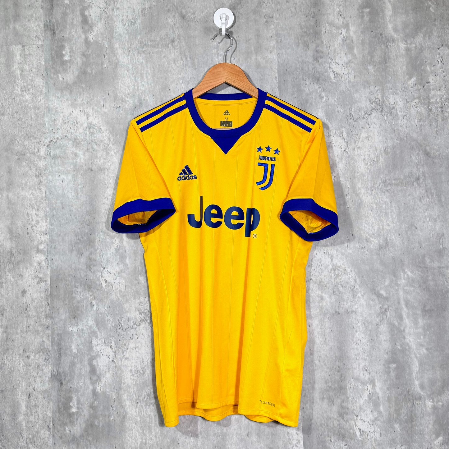 Juventus 2017/18 Away Original Shirt - Medium