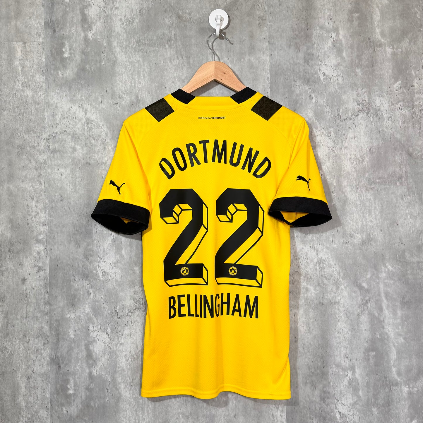 Borussia Dortmund 2022/23 Home Shirt Bellingham #22 - Medium