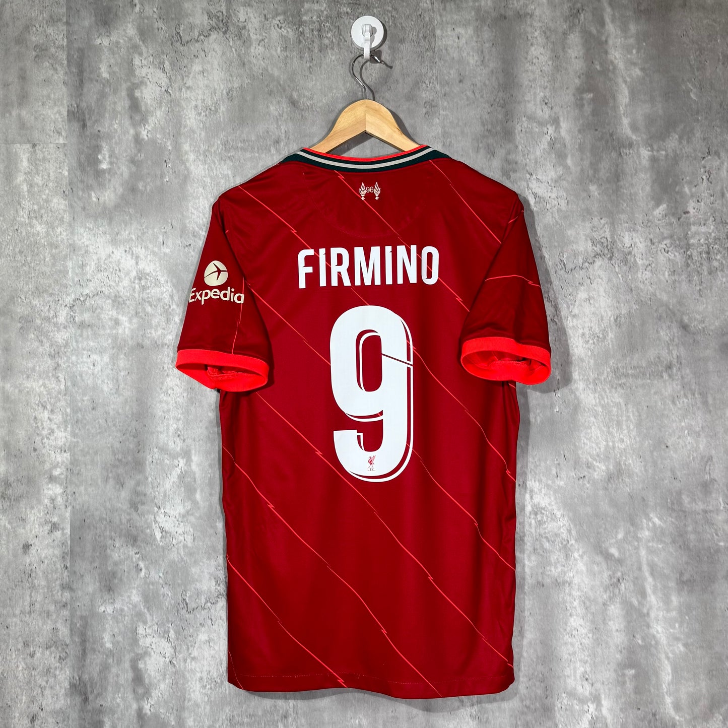 Liverpool 2021/22 Home Shirt Firmino #9 - Large