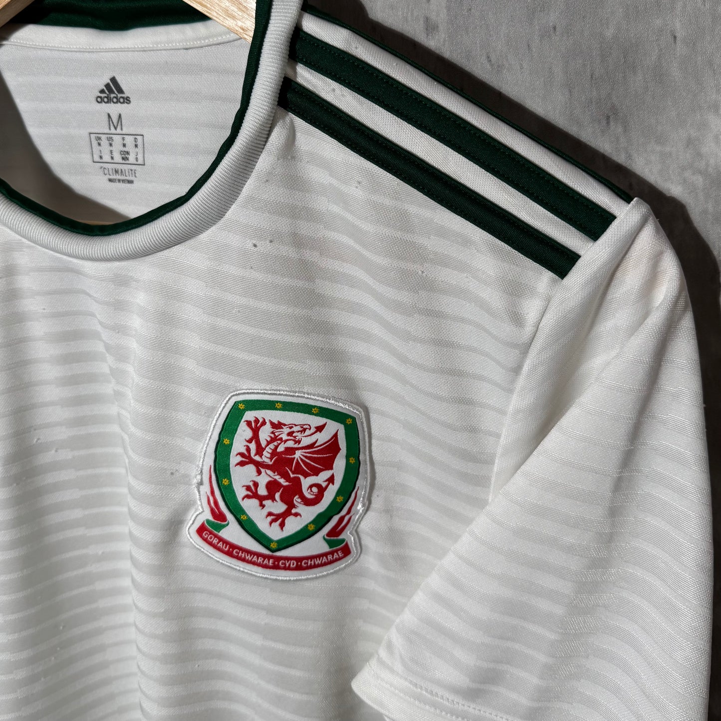 Wales 2018-20 Away Shirt - Medium