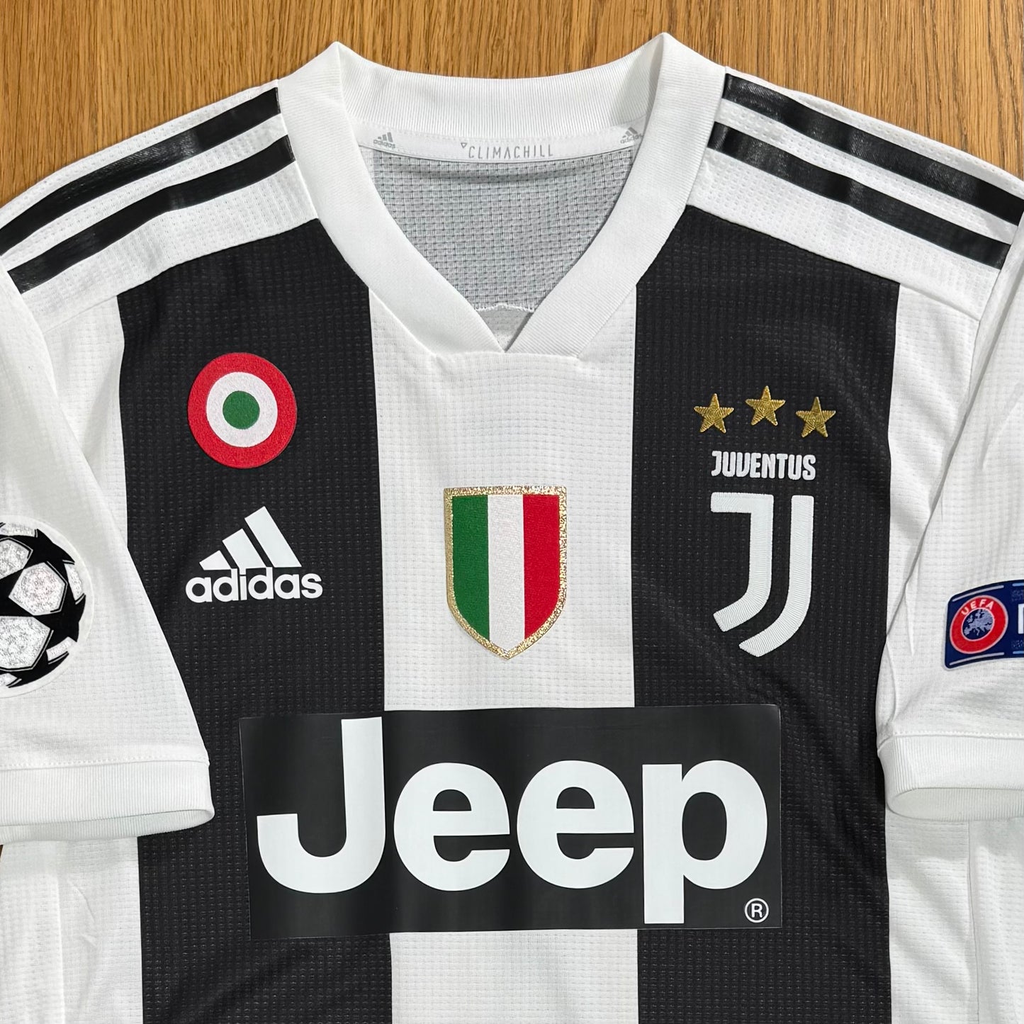 Juventus 2018/19 Home Authentic Ronaldo #7 - Small