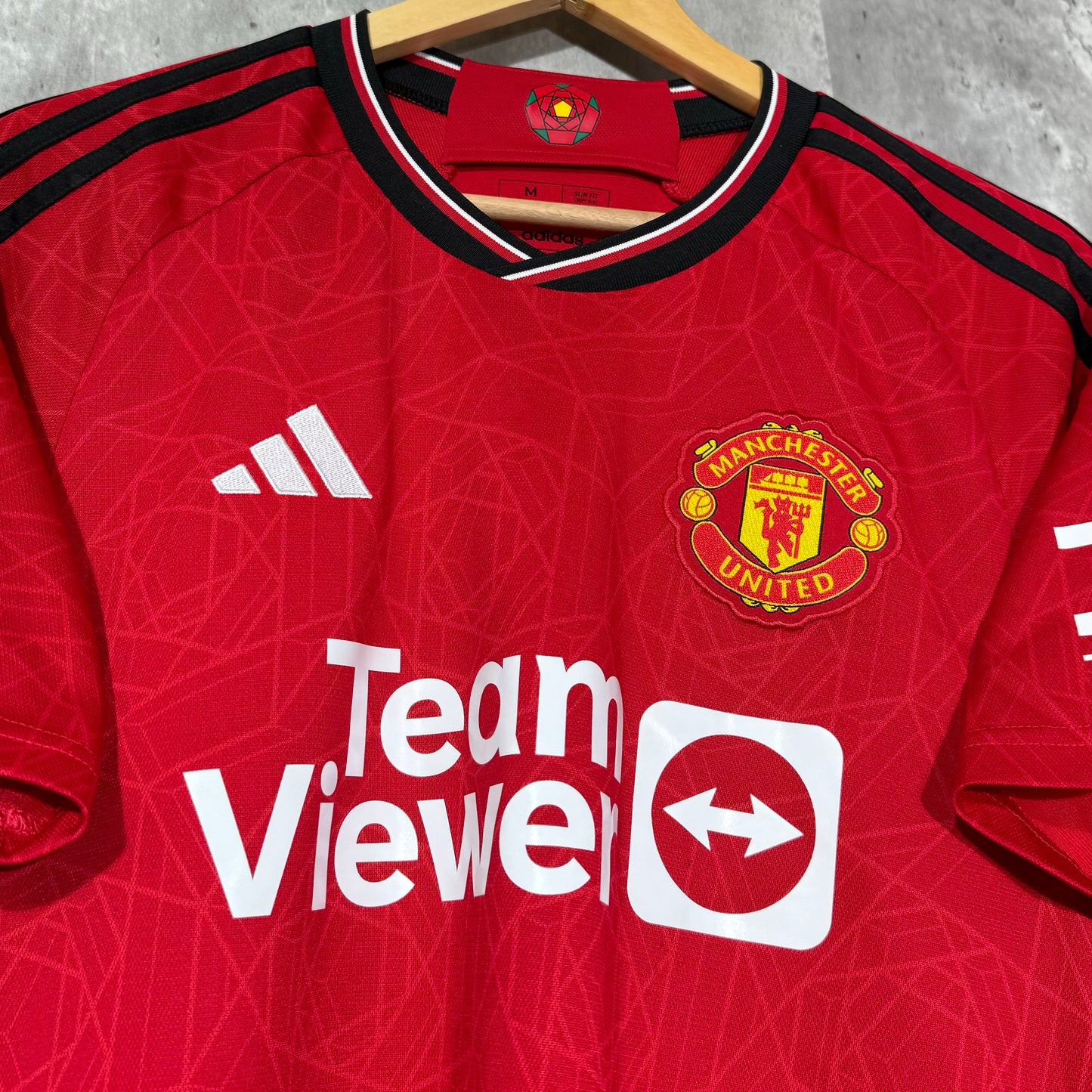 Manchester United 2023/24 Home Original Shirt Martinez #6 - Medium