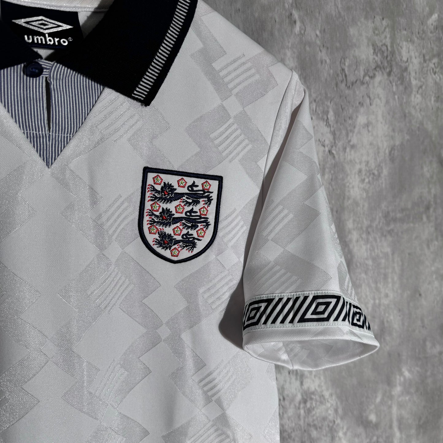 England 1990-1992 Home shirt- small