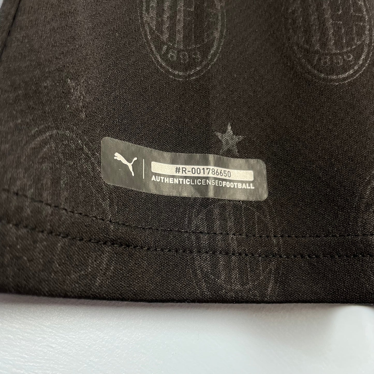 AC Milan 2021/22 Third Shirt Giroud #9 - Small