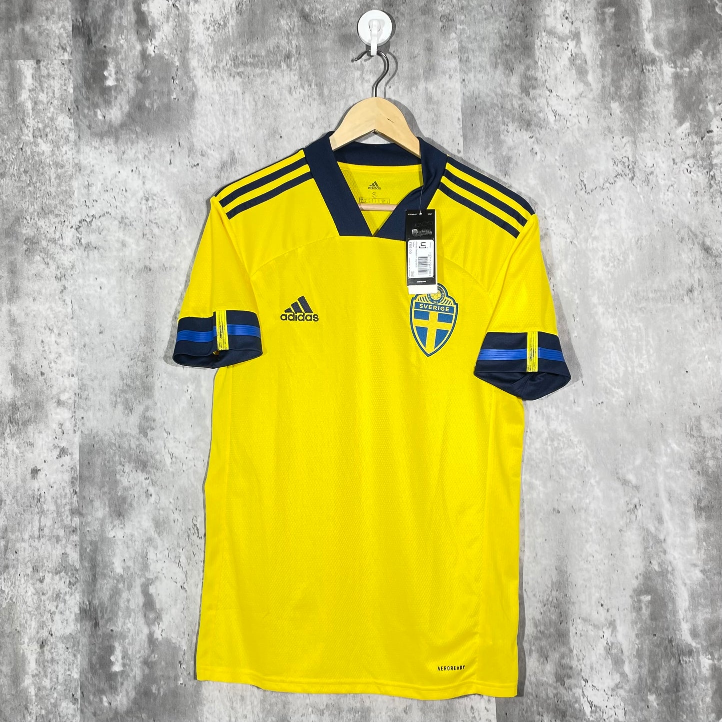 Sweden 2020-2022 Home Shirt BNWT - Small