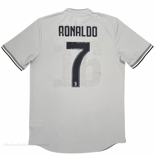 Juventus 2018/19 Away Player Issue Ronaldo #7 - Large