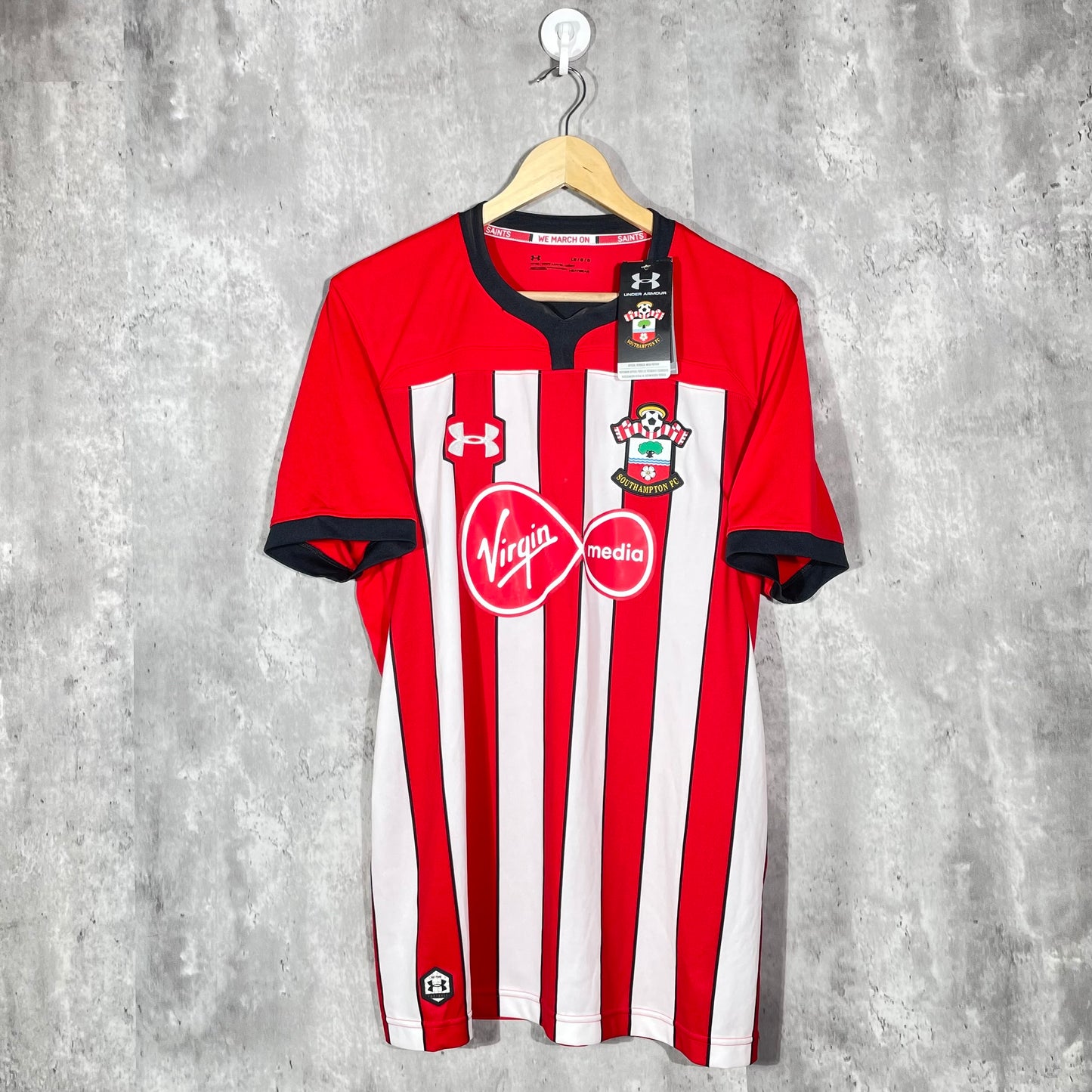 Southampton 2018/19 Home Shirt  BNWT - Large