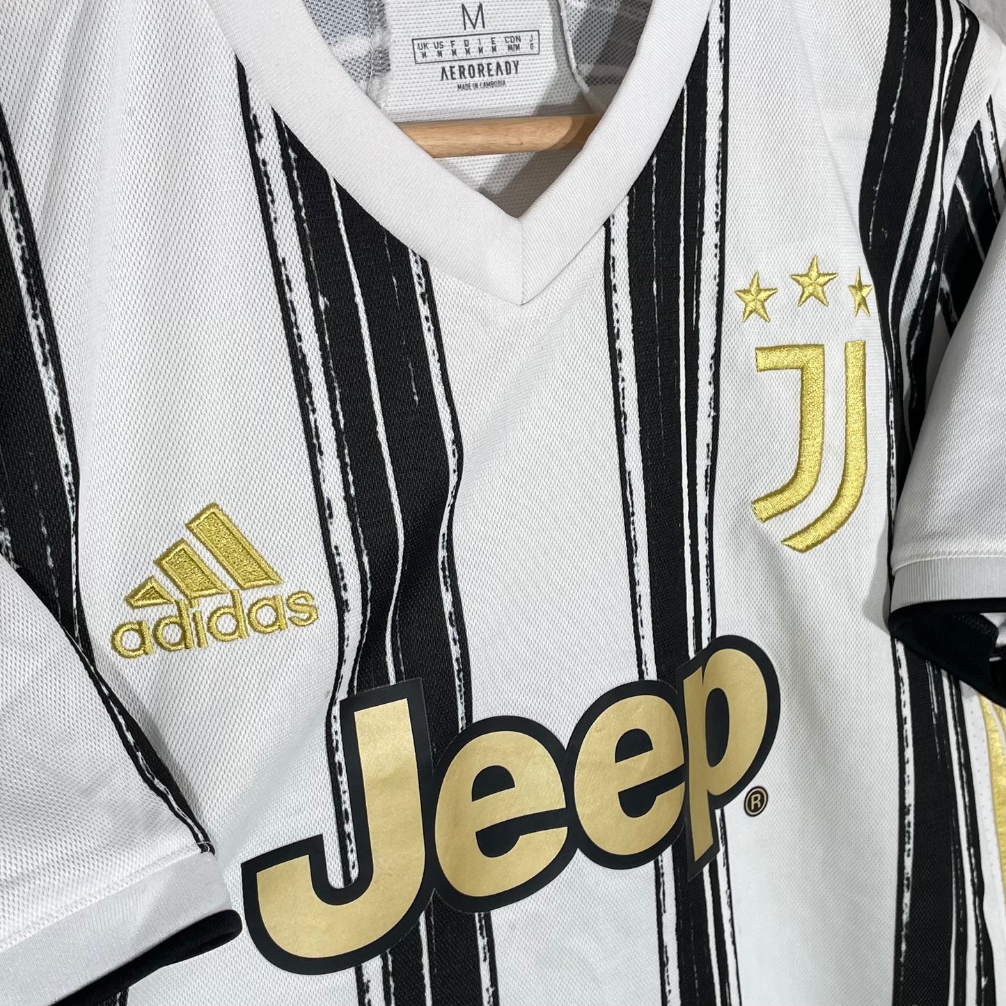 Juventus 2020/21 Home Shirt Ronaldo #7 - Medium