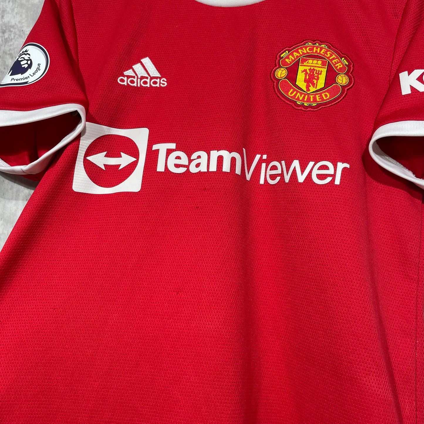 Manchester United 2021/22 Home Shirt - Small