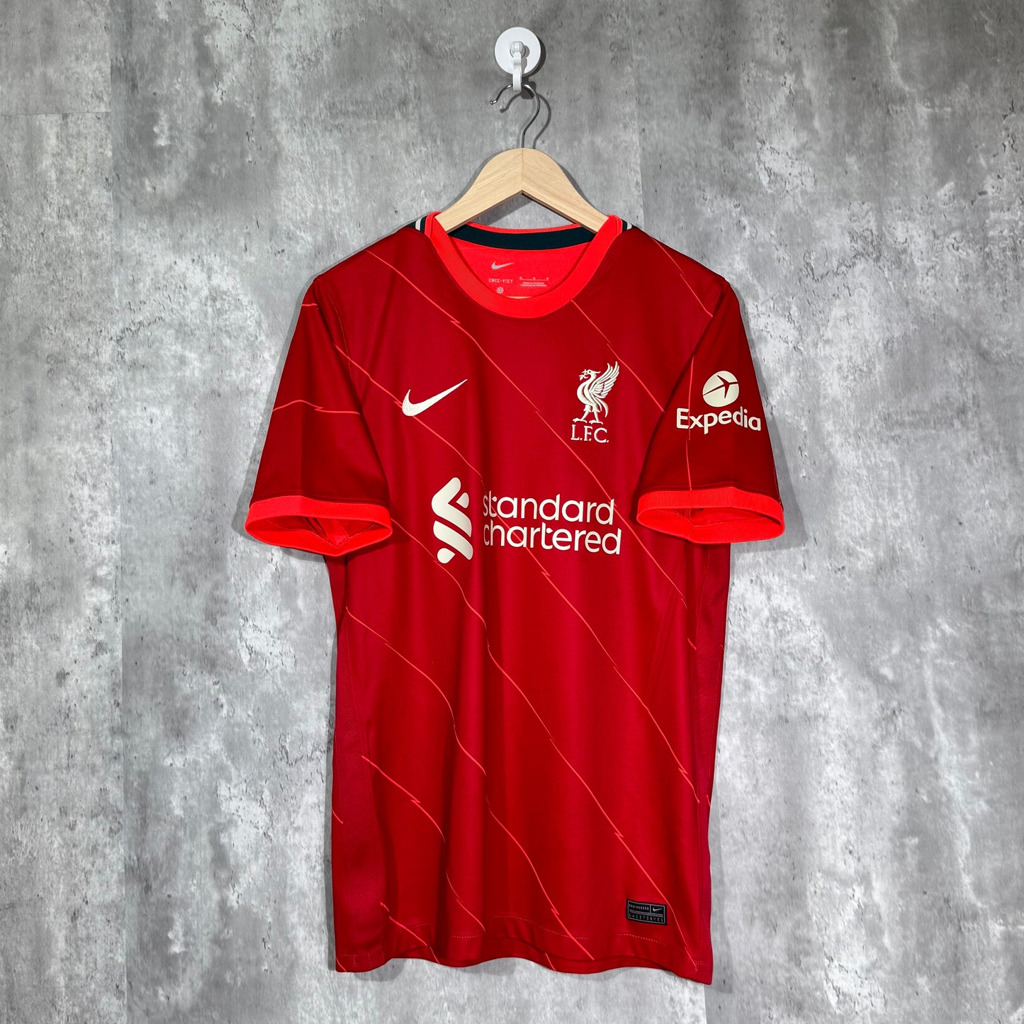 Liverpool 2021/22 Home Shirt Salah #11 - Medium