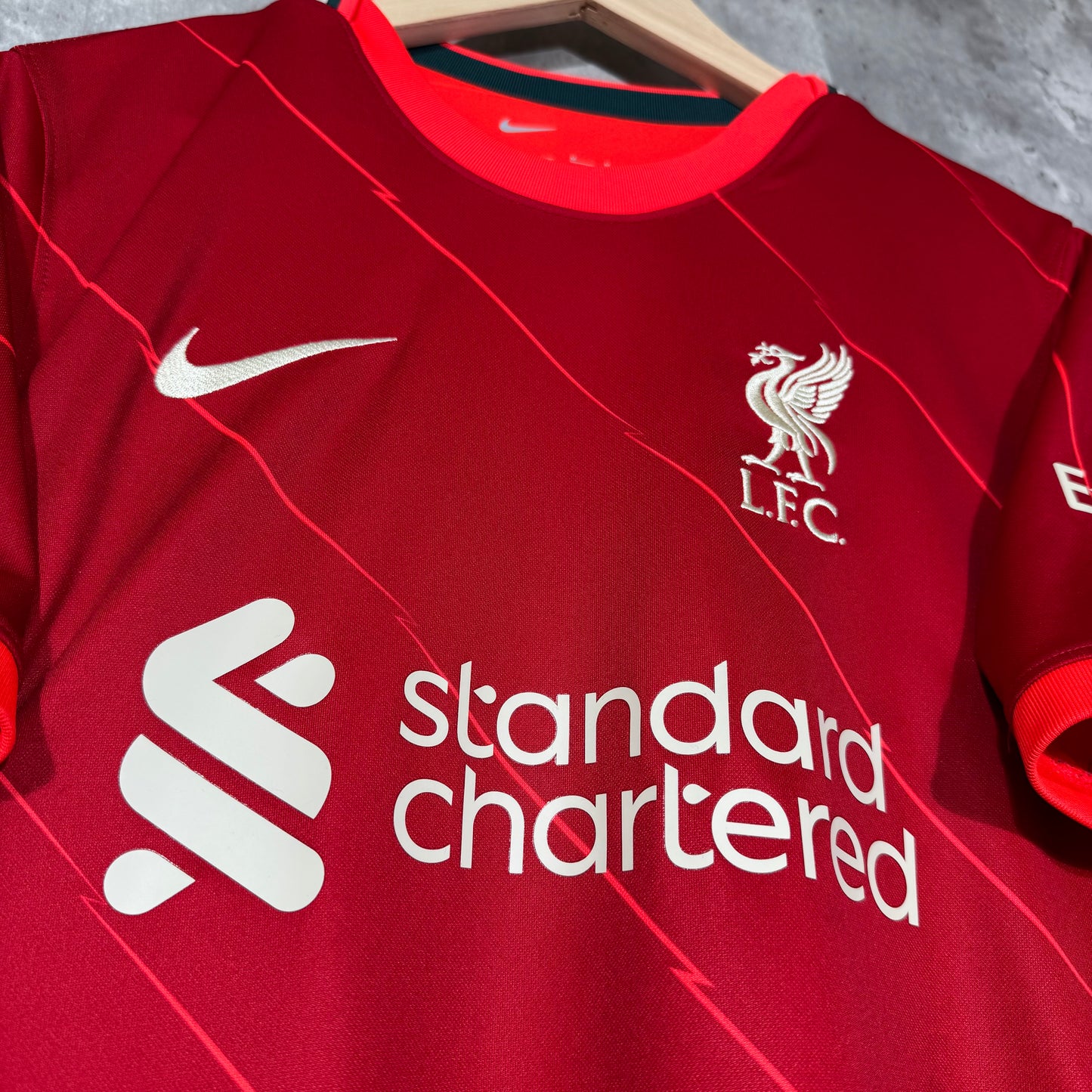 Liverpool 2021/22 Home Shirt Salah #11 - Medium