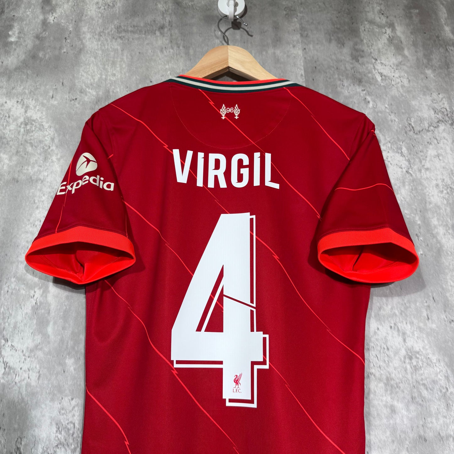 Liverpool 2021/22 Home Shirt Virgil #4 - Small