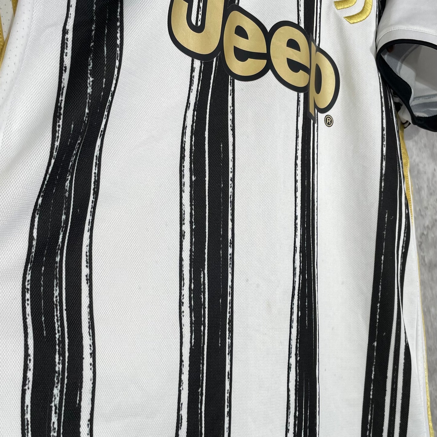 Juventus 2020/21 Home Shirt Ronaldo #7 - Medium