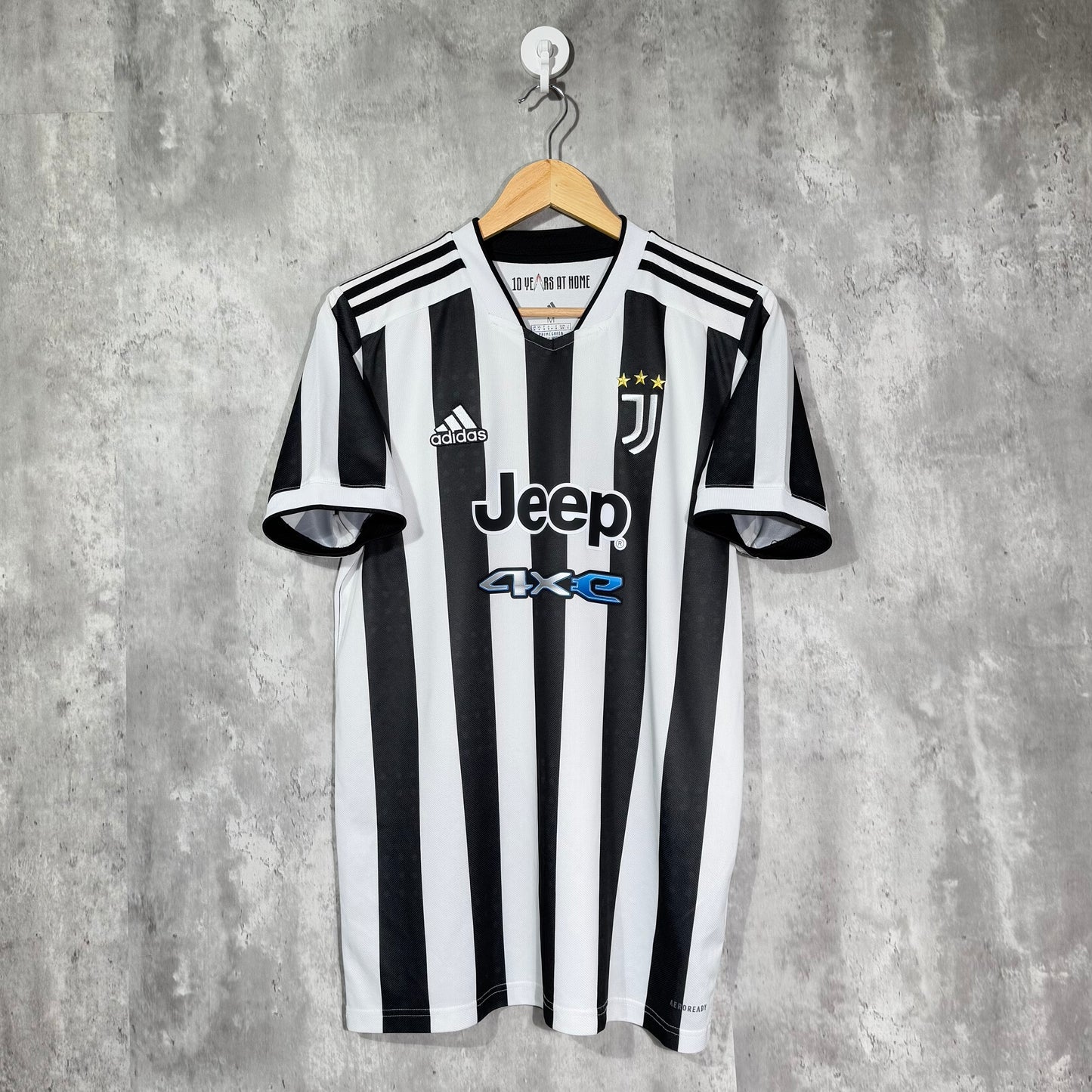 Juventus 2021/22 Home Shirt Ronaldo #7 - Medium